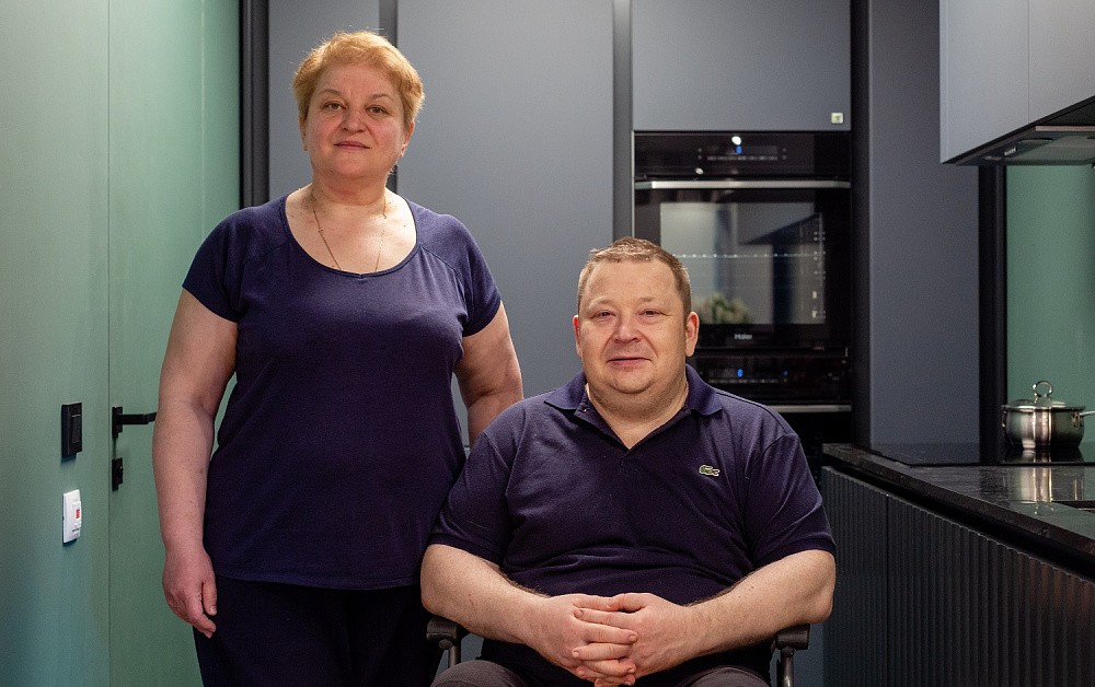 Графитовая кухня для ТВ-проекта «Дачный Ответ»